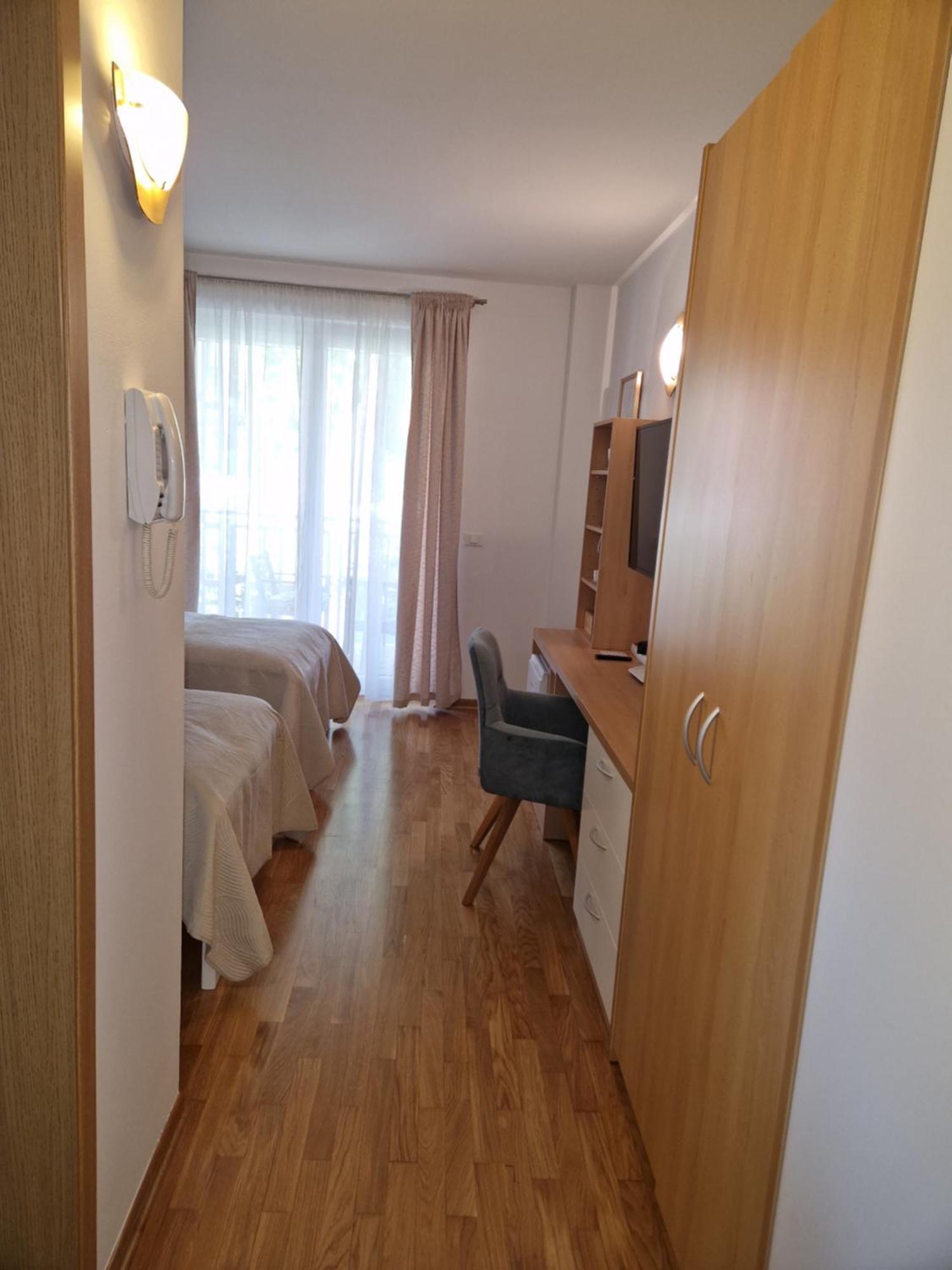 Room 211 - Aparthotel Jadranka Portoroz Exterior photo